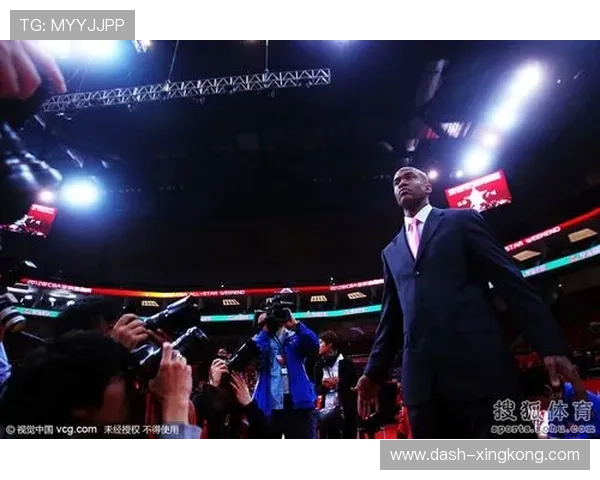 足球球星跨界经商探索从球场到商界的财富与品牌之路